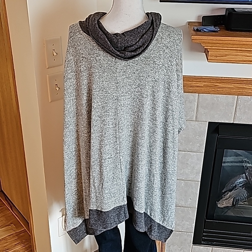 WHBM poncho - Picture 2 of 3